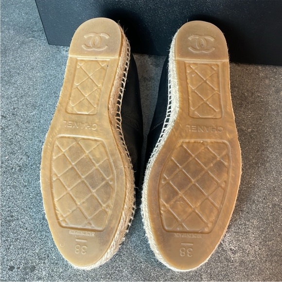 Chanel Espadrilles in Excellent Condition - Picture 5 of 6